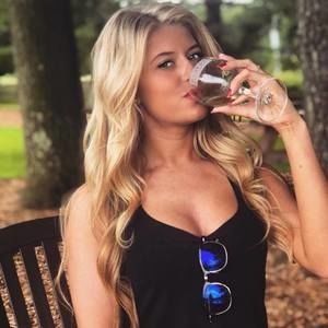 Meet your Posher, Lexie